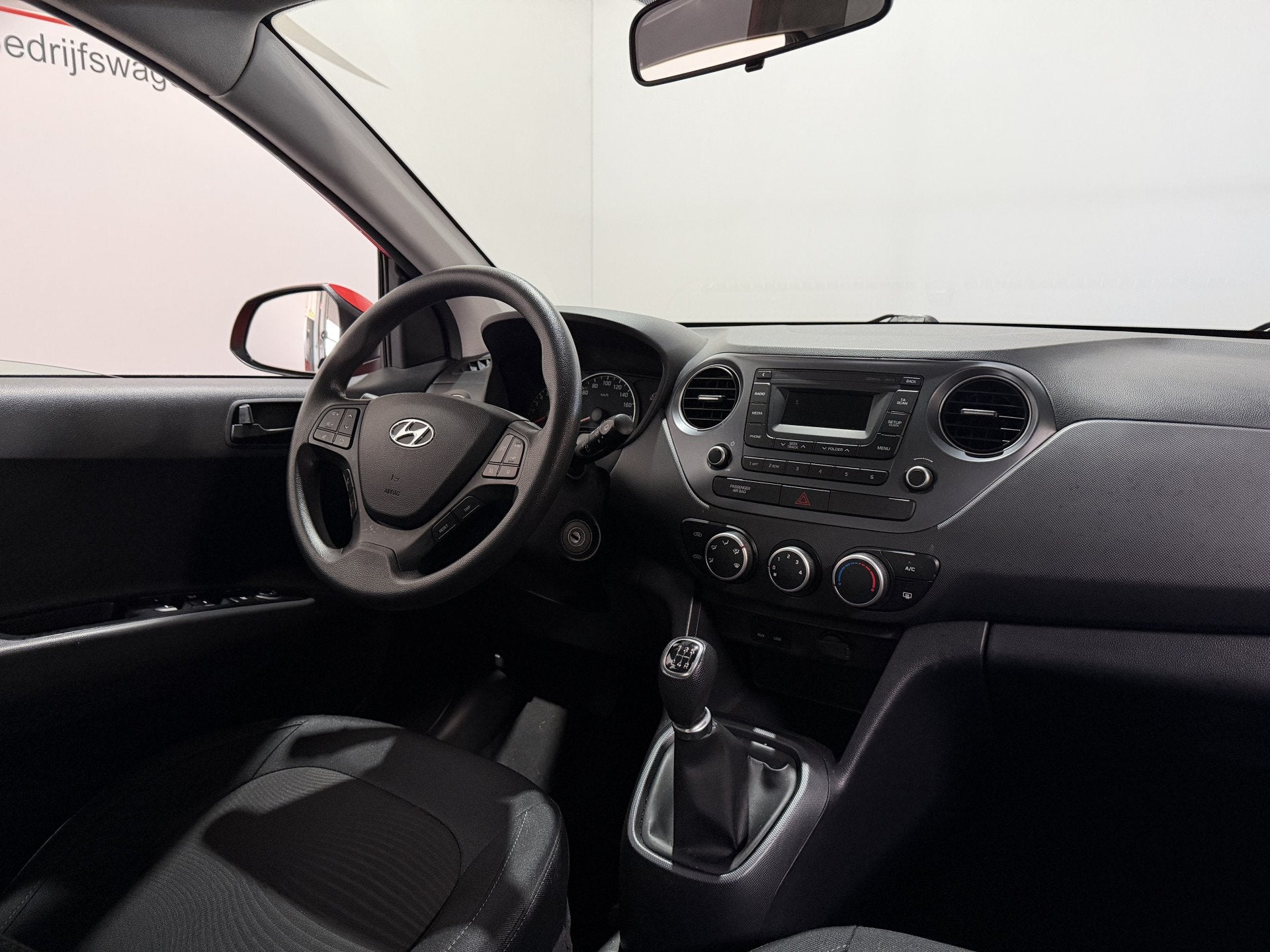 Hyundai i10 1.0i Comfort - Airco / Bluetooth / Cruise, Auto's, Gebruikt, 4 stoelen, Origineel Nederlands, Bedrijf