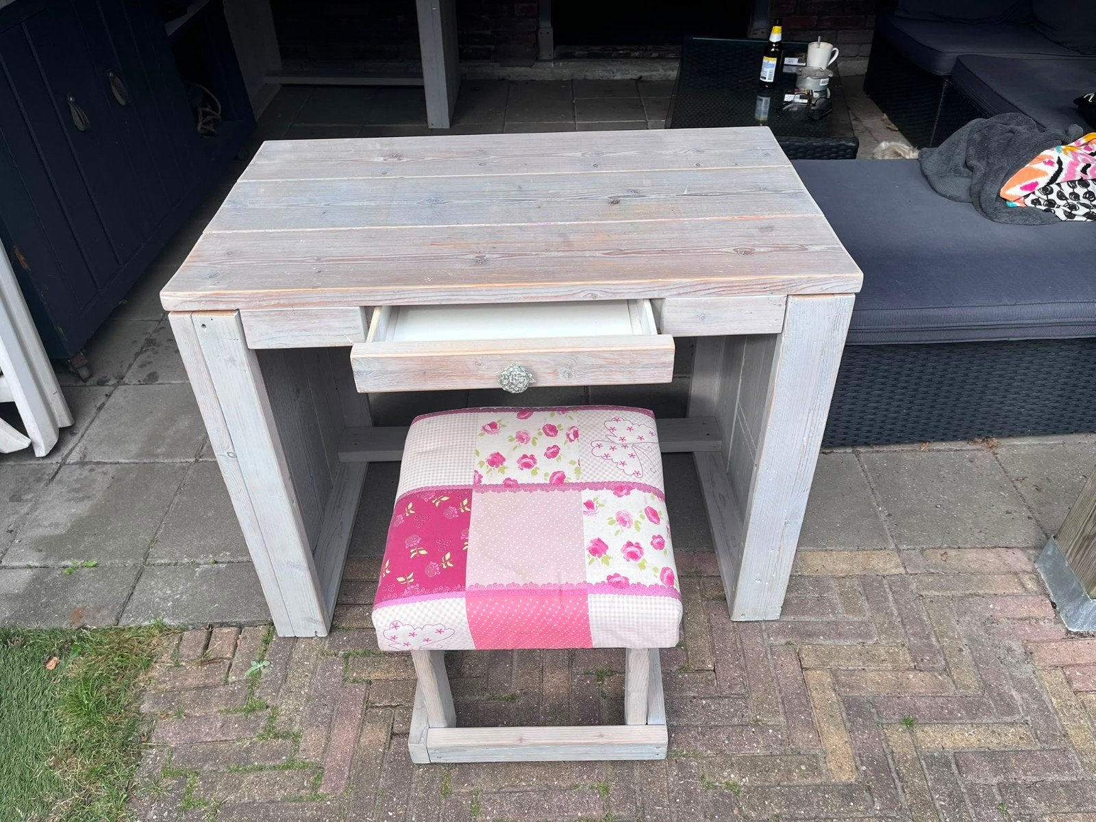 Houten bureau met lade en krukje, Ophalen, Gebruikt, Kinderbureau, Vintage