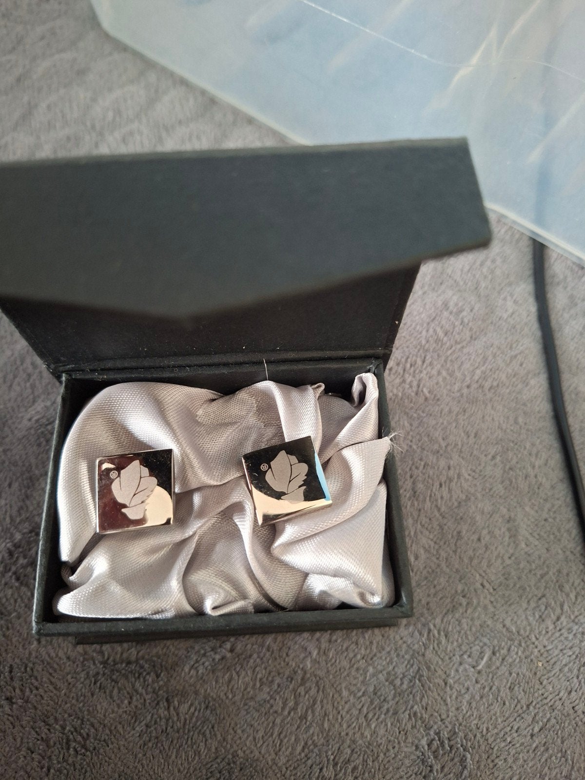 Stijlvolle manchetknopen met bloemmotief in geschenkdoos, Ophalen of Verzenden, Nieuw, Zilver, Verzilverd