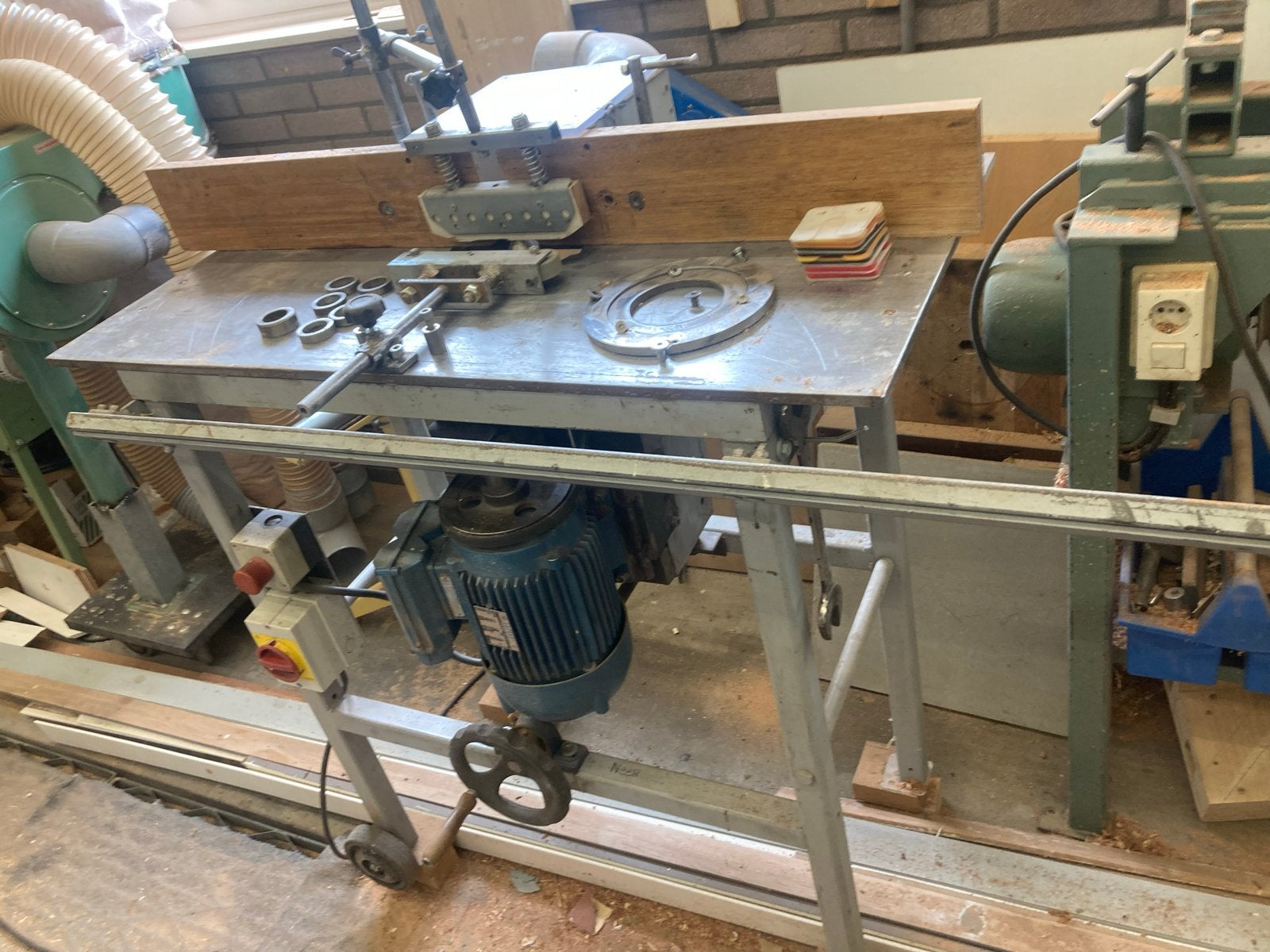 Zelfbouw Spilfreesmachine voor hout, 220V met toebehoren, Ophalen of Verzenden