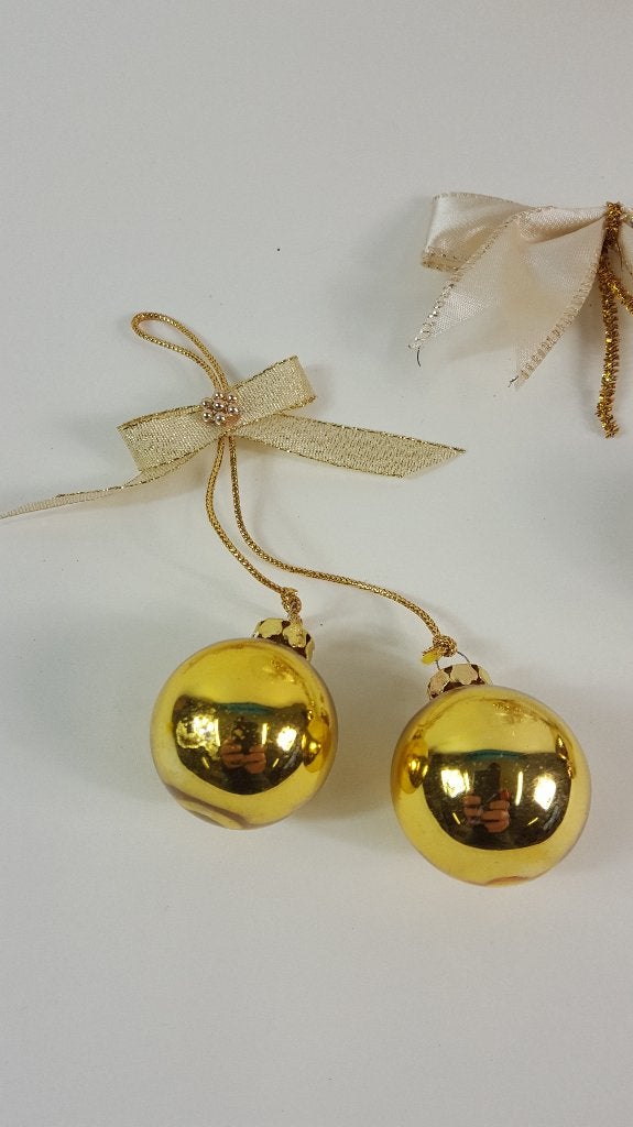 Gouden strikjes en kerstballen, 20 st. kerstversiering. W1, Tweedehands verkoop, Tweedehands verkoop, Gebruikt, Ophalen of Verzenden