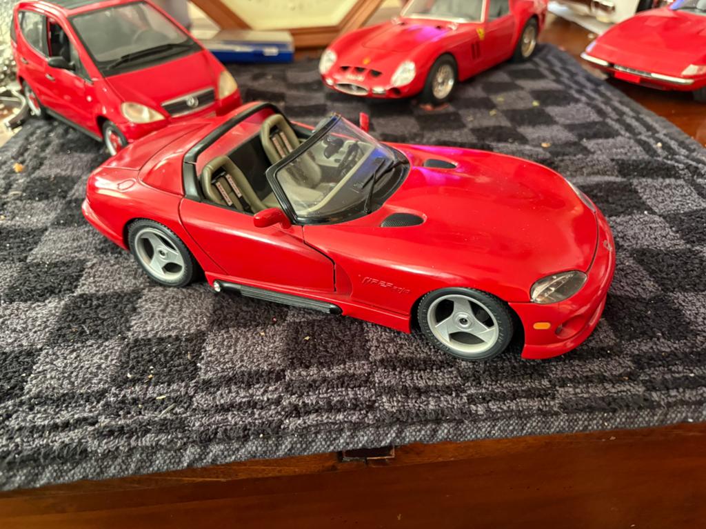 Dodge Viper RT / 10.      Burago, Ophalen of Verzenden, Zo goed als nieuw, Bburago