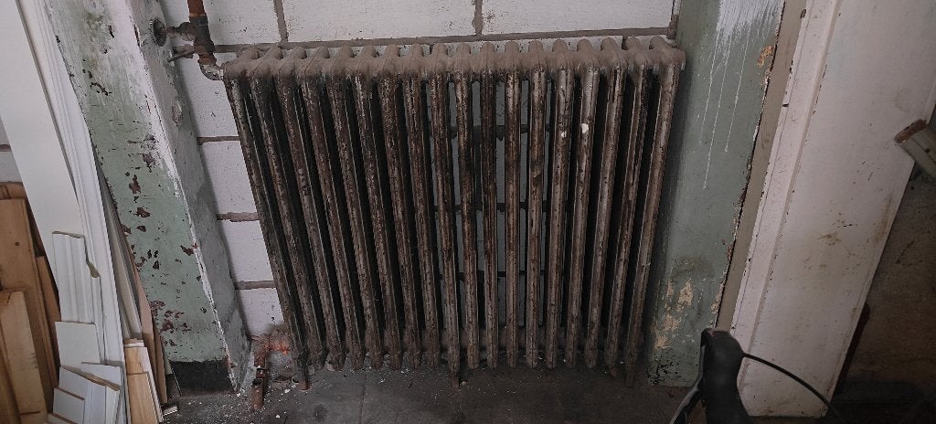 Zware oude radiator, Ophalen, 30 tot 80 cm, Gebruikt, Radiator