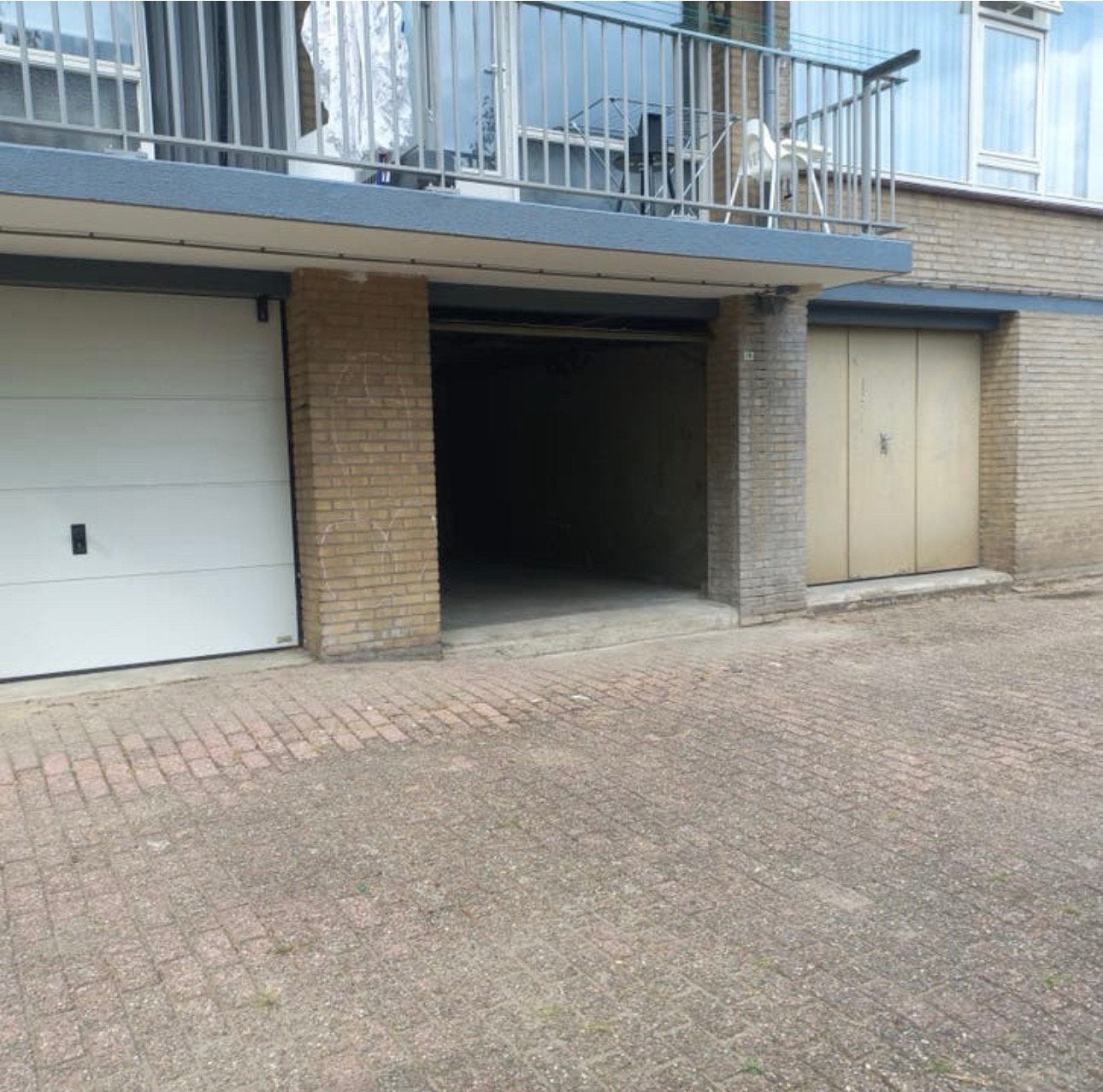 TE KOOP GARAGEBOX ROTTERDAM IJSSELMONDE, Auto diversen
