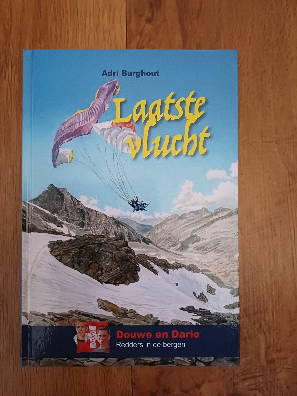 Adri Burghout - Laatste vlucht. nieuwstaat, Boeken, Ophalen of Verzenden, Zo goed als nieuw, Adri Burghout