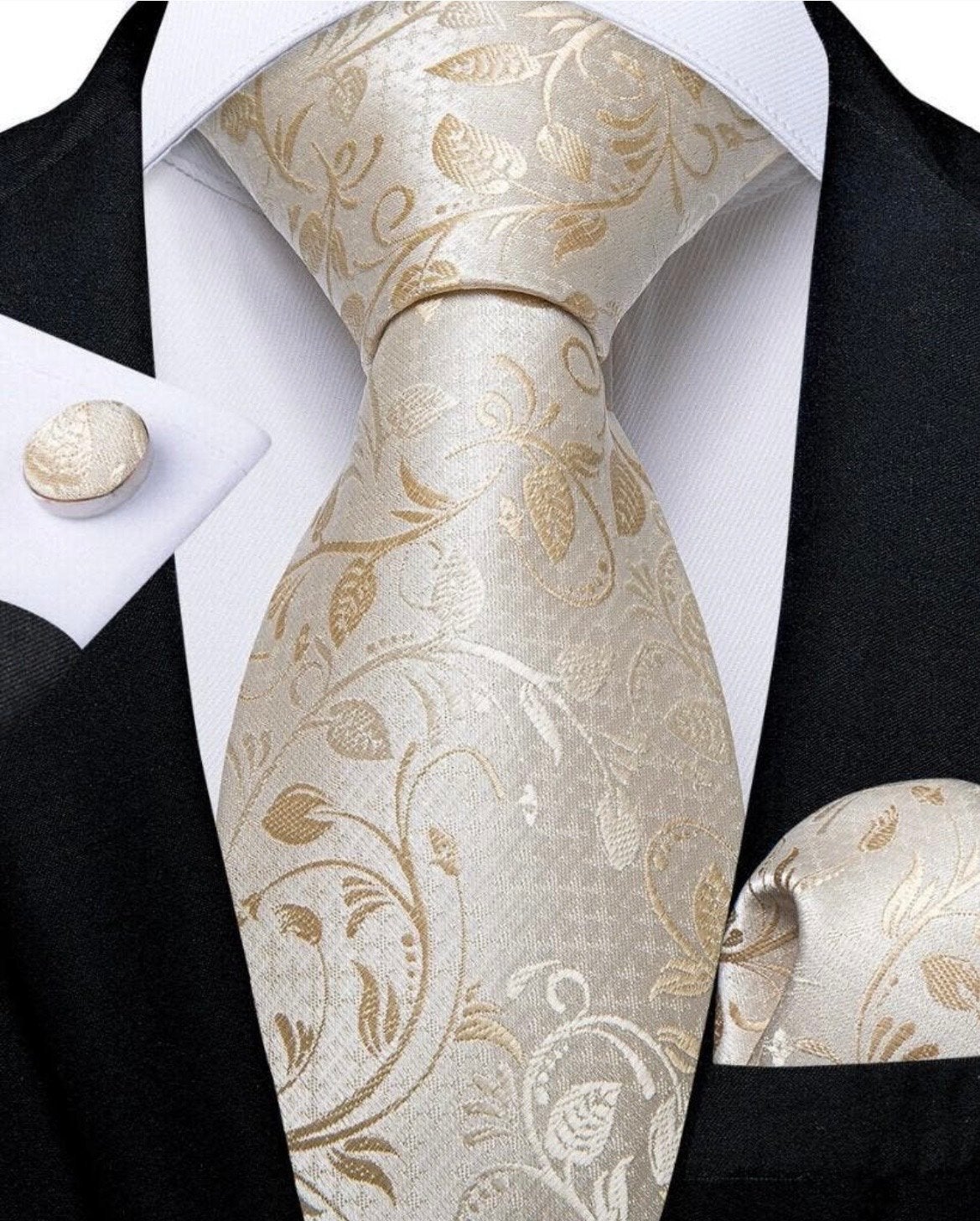 100% Zijde Stropdas Pochet Manchetknopen Beige Goud Nieuw, Ophalen of Verzenden, Nieuw, Beige, Met patroon