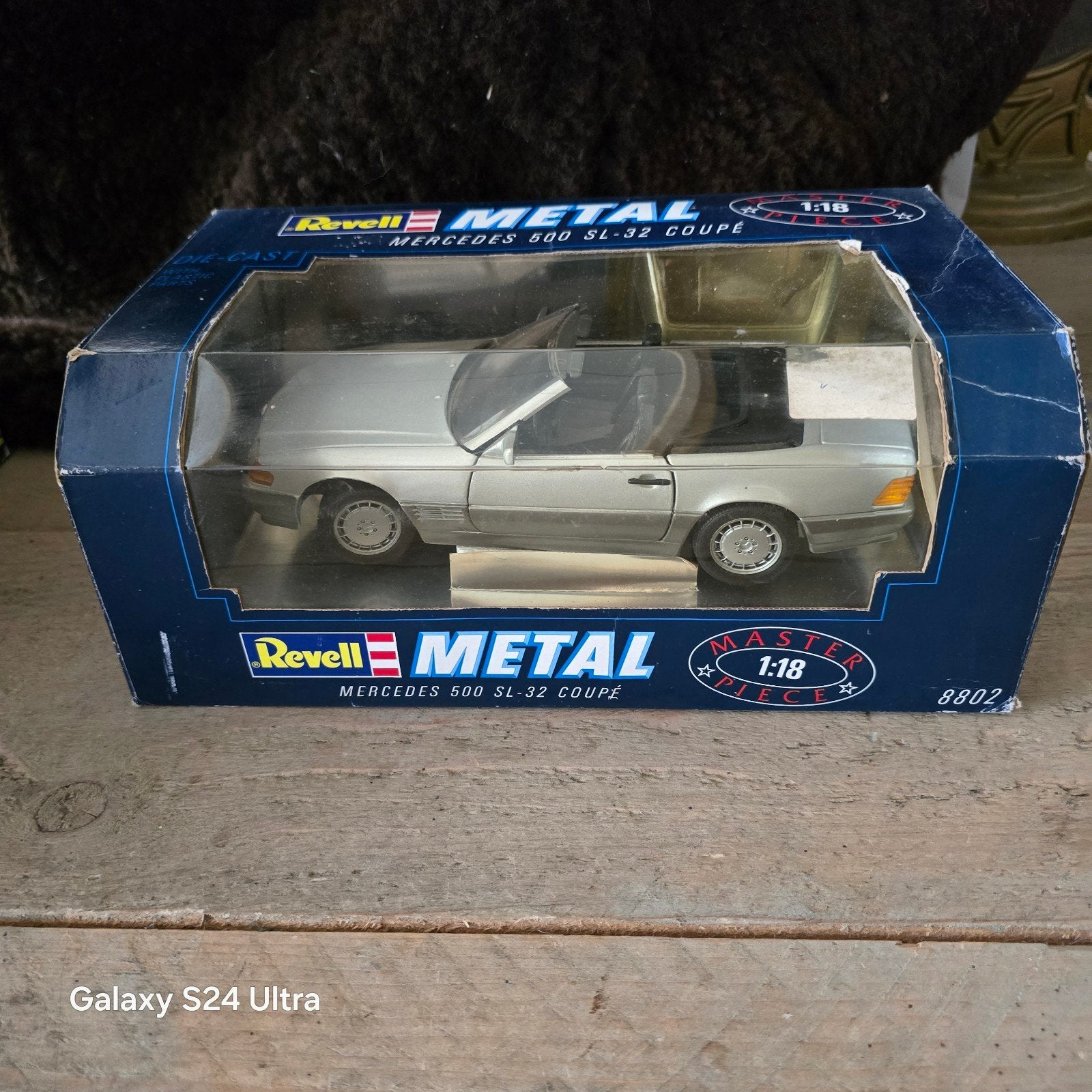 A15 > Revell Metal Mercedes-Benz 500 SL-32 Coupé, Hobby en Vrije tijd, Modelauto's | 1:18, Ophalen