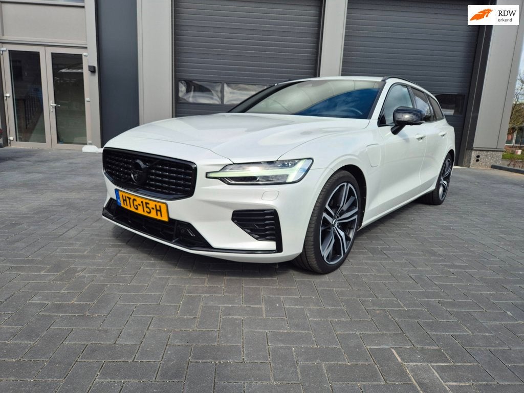 Volvo V60 2.0 T6 Recharge AWD R-Design PANO trekhaak, Auto's, Automaat, Gebruikt, Euro 6, 4 cilinders
