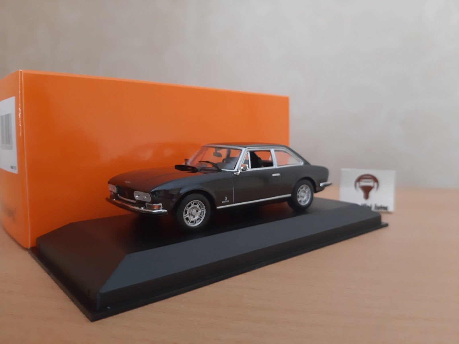 Peugeot 504 Coupe 1976 Anthracite Metall van Maxichamps 1:43, Overige merken, Auto, Nieuw, Ophalen of Verzenden