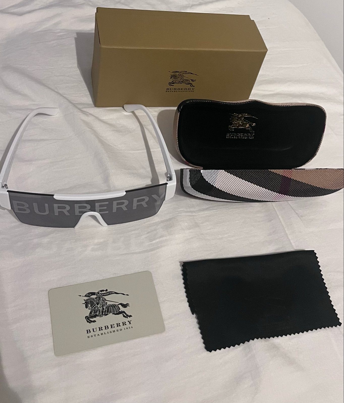 Burberry Zonnebril Wit, Overige merken, Zonnebril, Verzenden, Wit