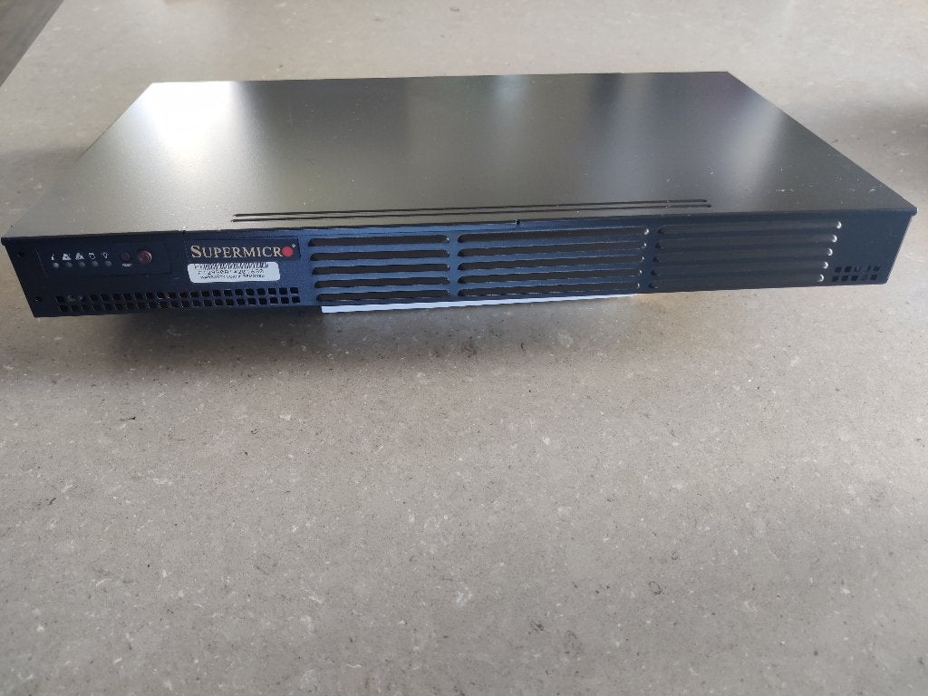 Supermicro SuperServer 5017A-EF, Computers en Software, Gebruikt, 8 GB, Minder dan 2 Ghz, 512 GB