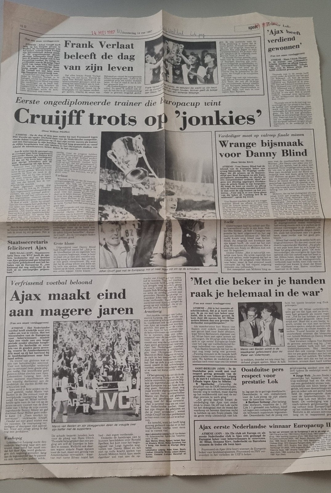 Krantenpagina Cruijff trots op 'jonkies' 1987, Verzamelen, Sportartikelen en Voetbal, Ophalen of Verzenden, Zo goed als nieuw