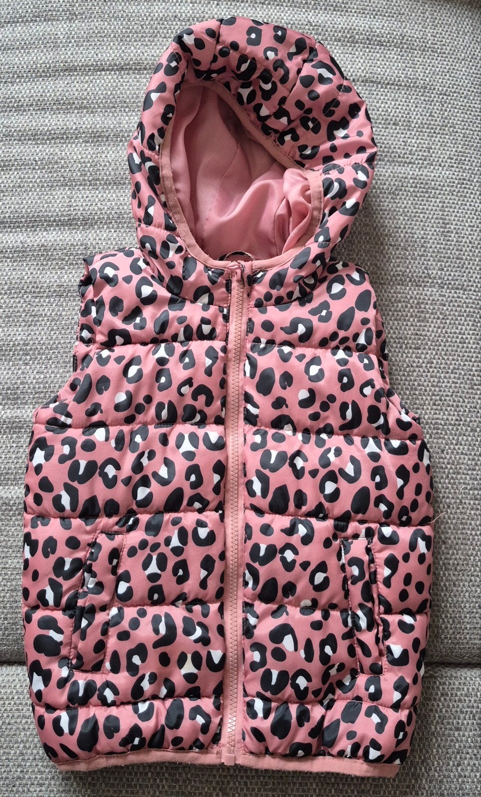 Sinsay bodywarmer panterprint maat 104, Meisje, Ophalen of Verzenden, Zo goed als nieuw, Sinsay