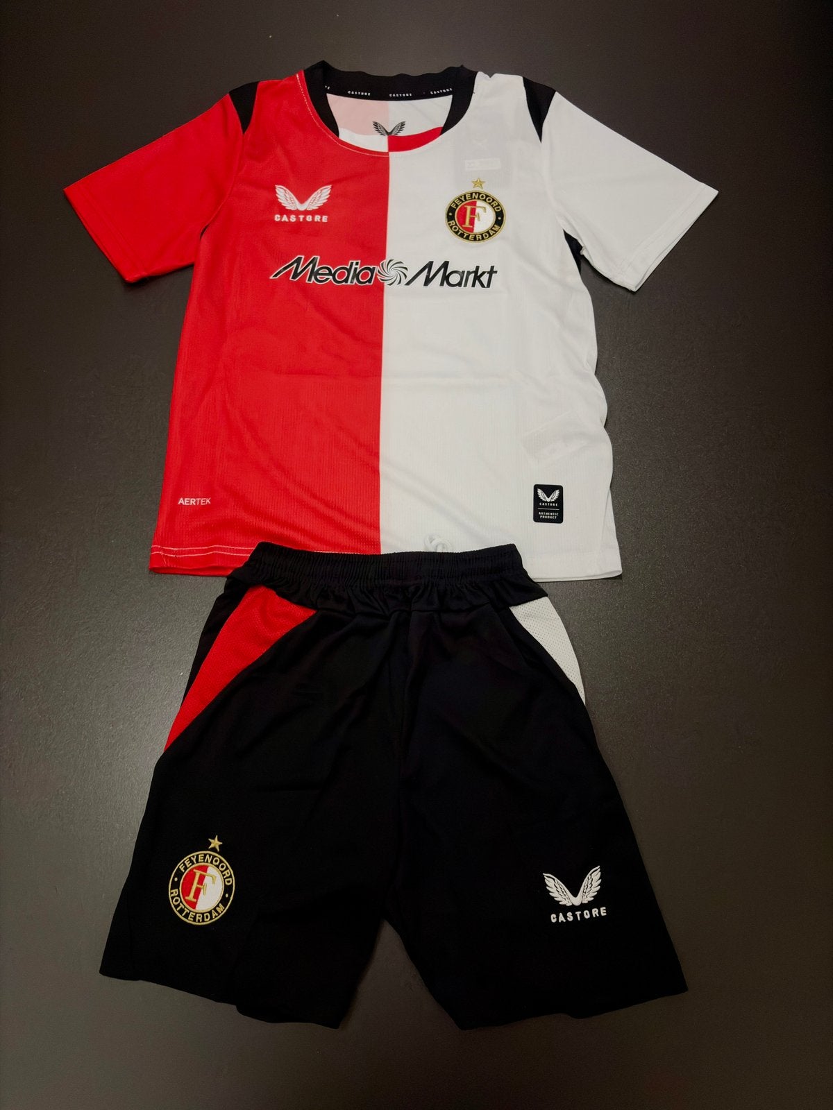 Feyenoord thuis kindertenue  2026-2027 maat 26 ACTIE NU €20, Sport en Fitness, Ophalen of Verzenden, Nieuw, Set