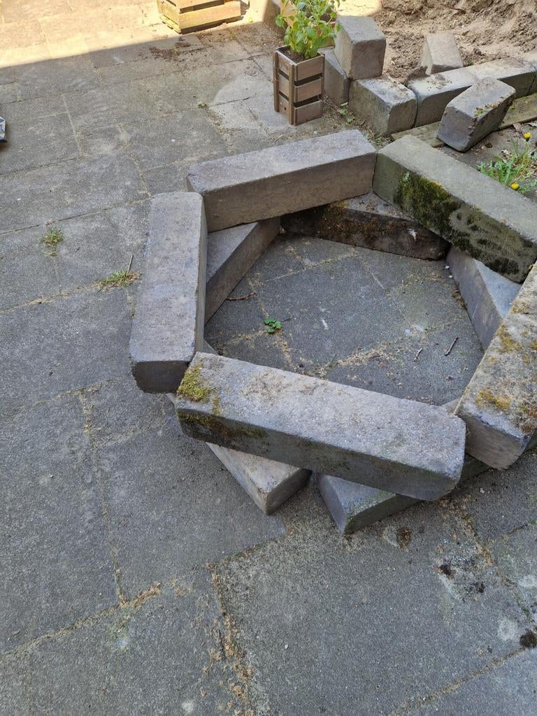32x grijze bielzen + 17x halve bielzen, Tuin en Terras, Bielzen en Borders, Ophalen, Gebruikt, Biels, Natuursteen