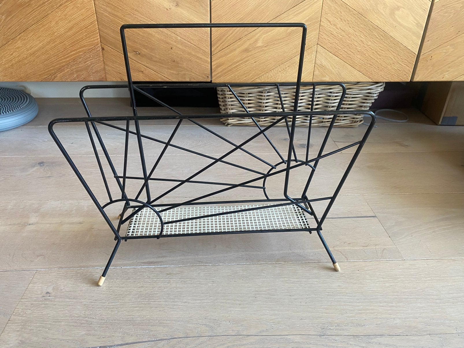 Vintage kranterek jaren 50 pilastro?, Metaal, Zo goed als nieuw, Krantenbak, Vintage
