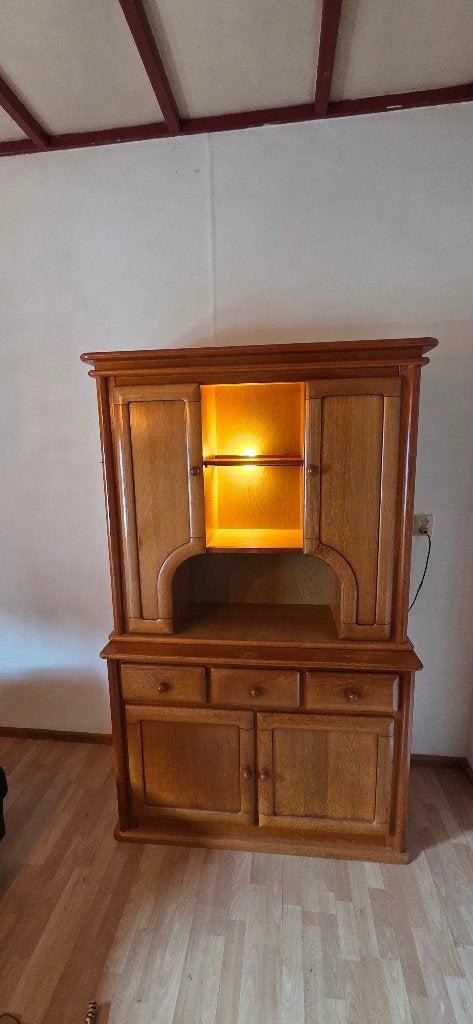 Mooie ruime houten buffetkast / servieskast met verlichting, Ophalen, Gebruikt, 100 tot 150 cm, 200 cm of meer
