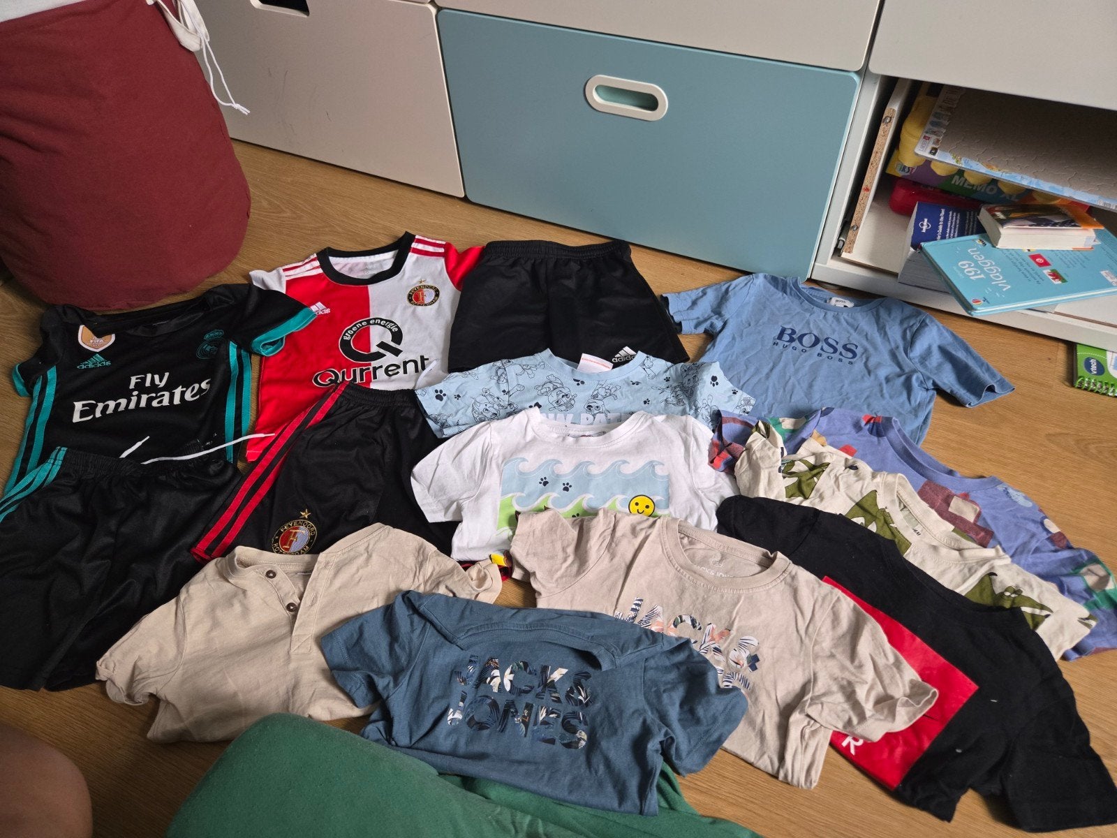 Jongens zomer kledingpakket maat 110-116, Ophalen