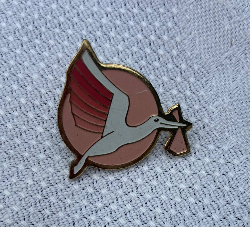 Pin ooievaar baby meisje roze, Ophalen of Verzenden, Nieuw, Kraamcadeau