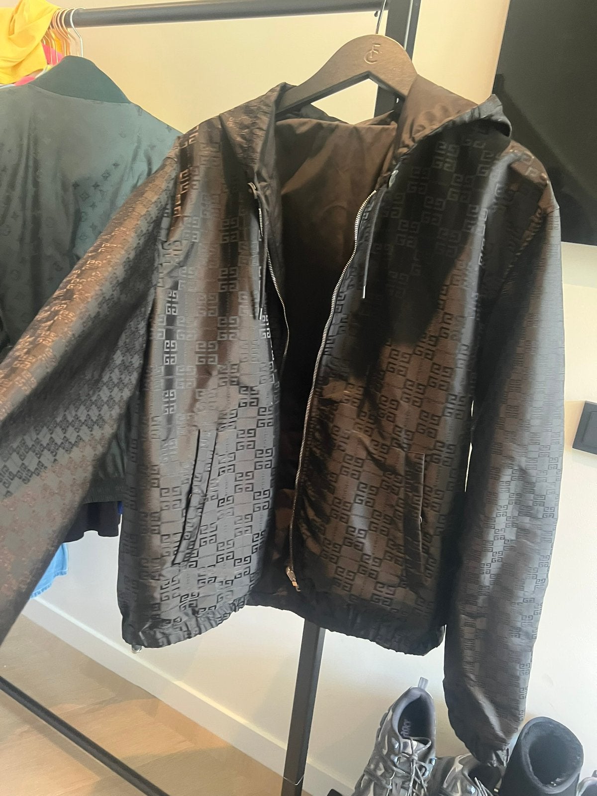 Givency tussen jas heren maat l, Ophalen, Zo goed als nieuw