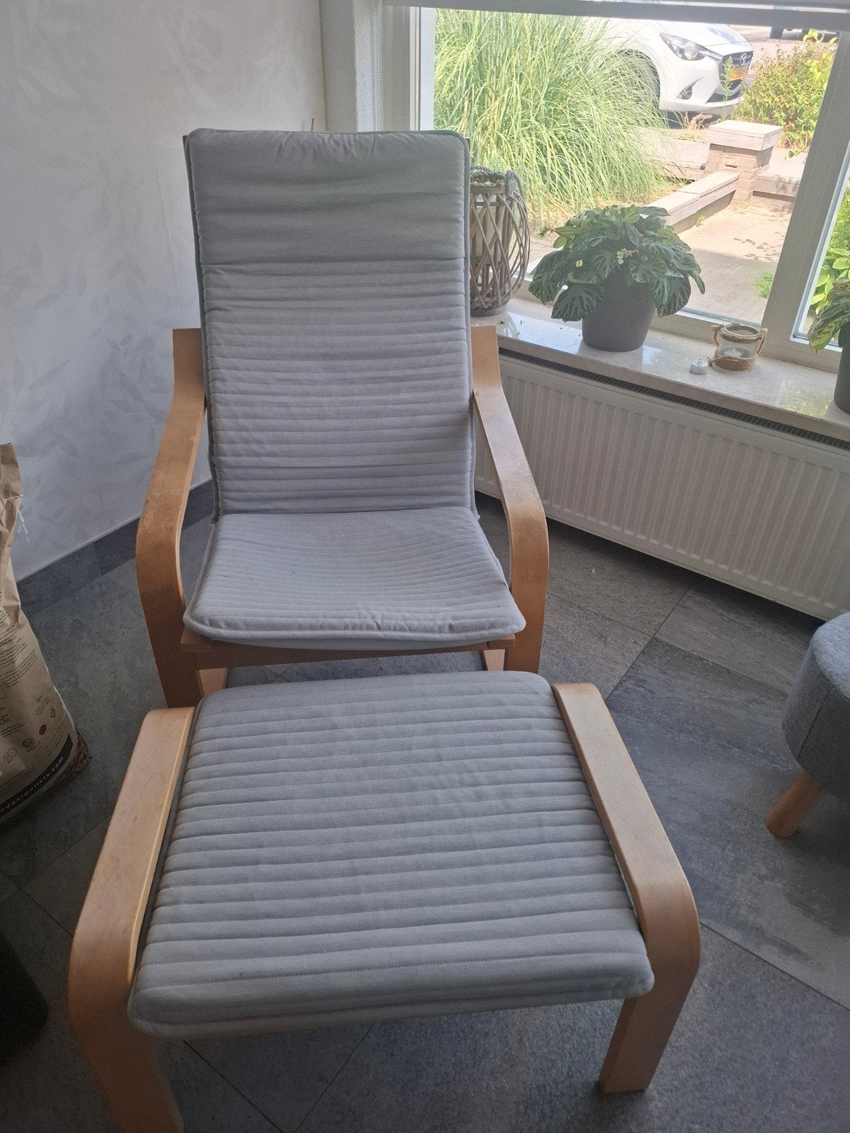 IKEA Poäng fauteuil met voetenbank - Gebruikt, Gebruikt, Modern, Scandinavisch, 75 tot 100 cm, Ophalen of Verzenden