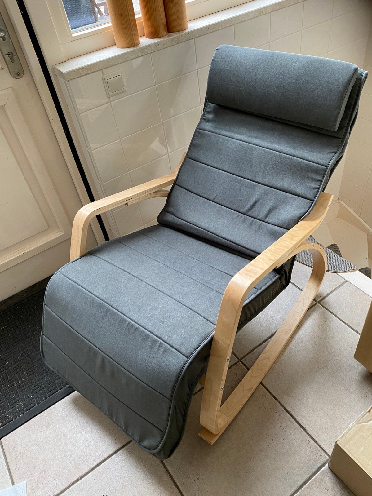 Schommelstoel met verstelbare voetensteun van Songmicshome, Ophalen, Scandinavisch / tijdloos, Zo goed als nieuw, Stof