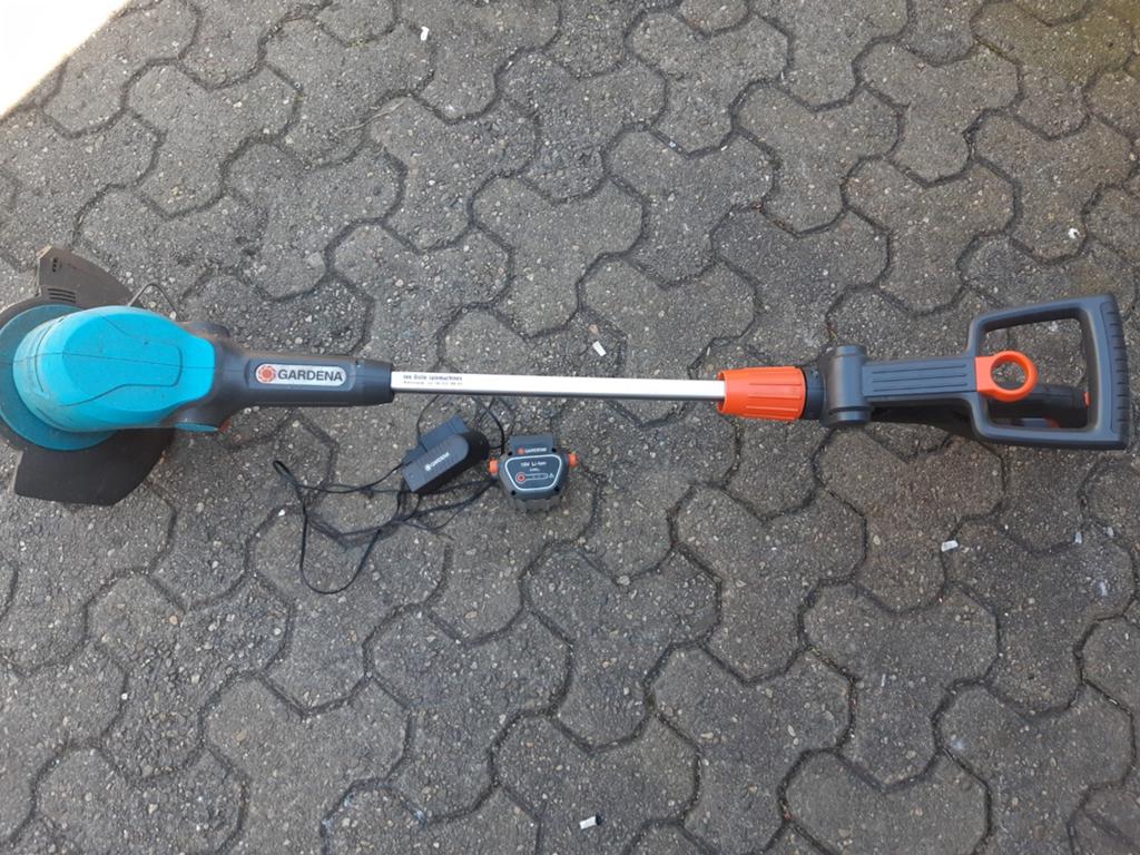 GARDENA easycut op accu met extra mesjes als nieuw, Ophalen, Zo goed als nieuw, Accu