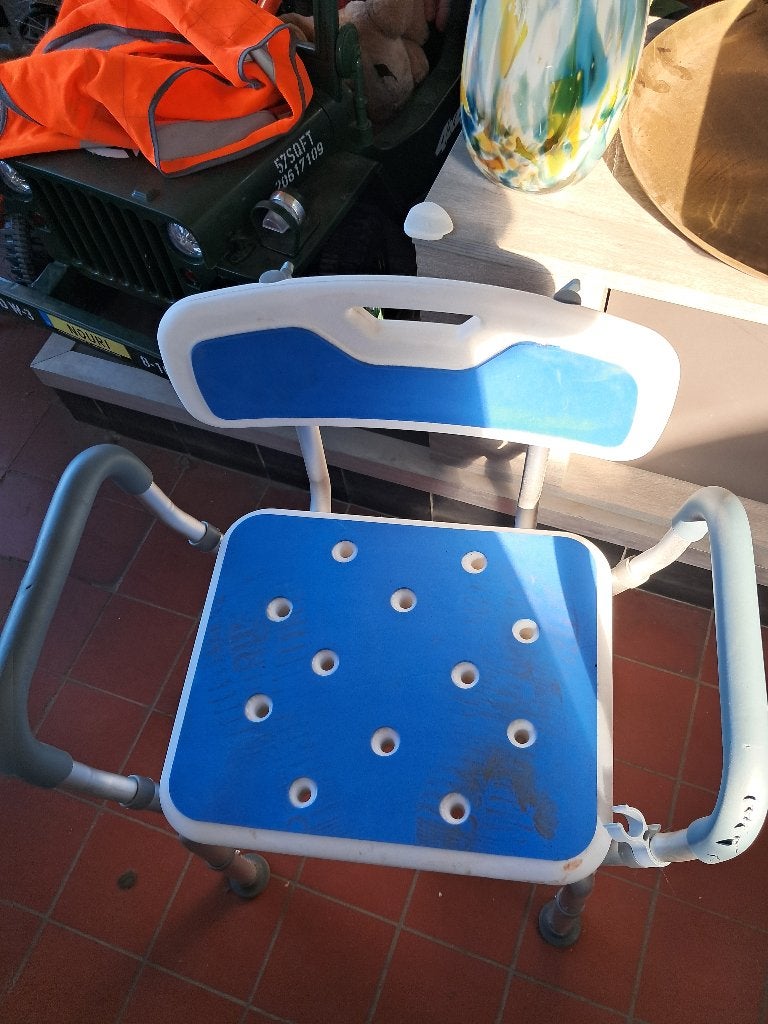 Douchestoel met armleuningen en rugleuning  CS27303, Diversen, Ophalen, Gebruikt