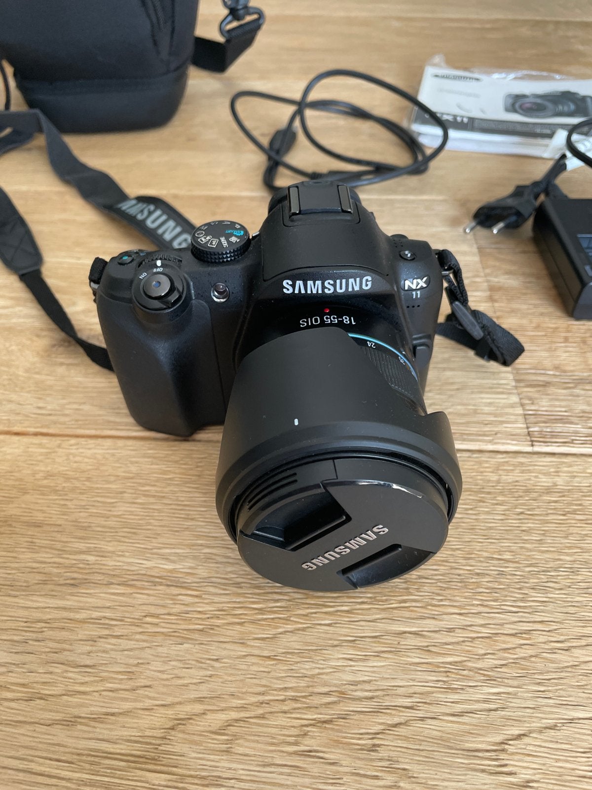Samsung NX11 systeemcamera met 18-55 OIS lens en accessoires, Ophalen, Zo goed als nieuw, Samsung, Accu