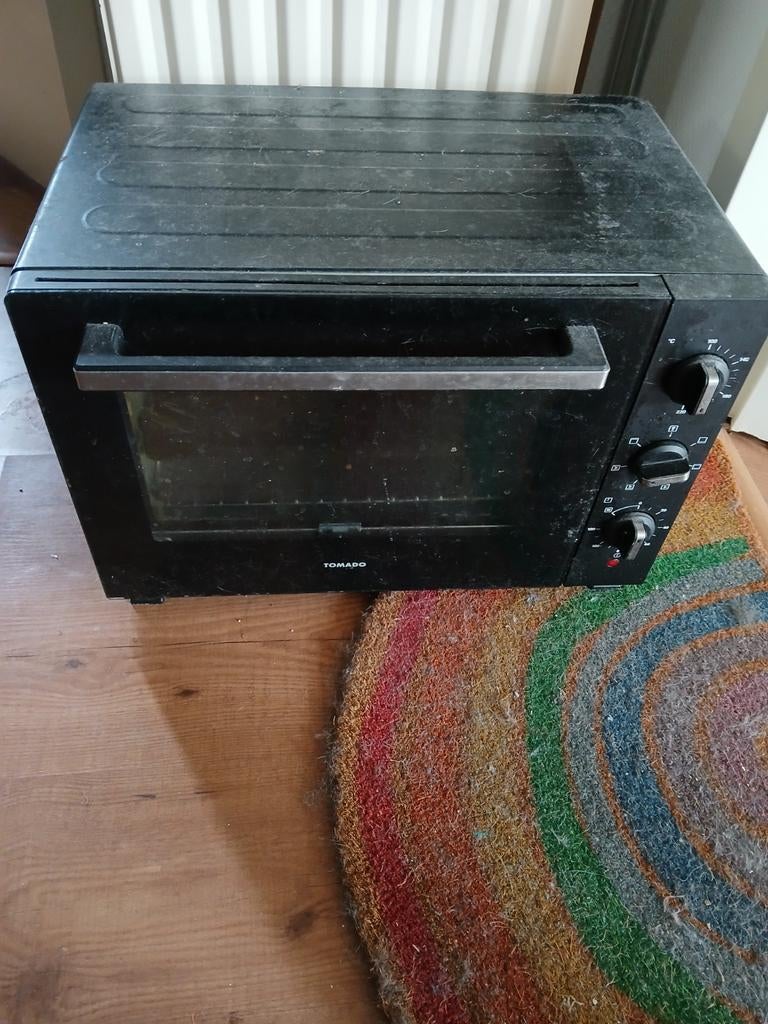 Tomado oventje - Compacte oven voor kleine keukens, Witgoed en Apparatuur, Ovens, Gebruikt, Vrijstaand, Oven, Minder dan 45 cm