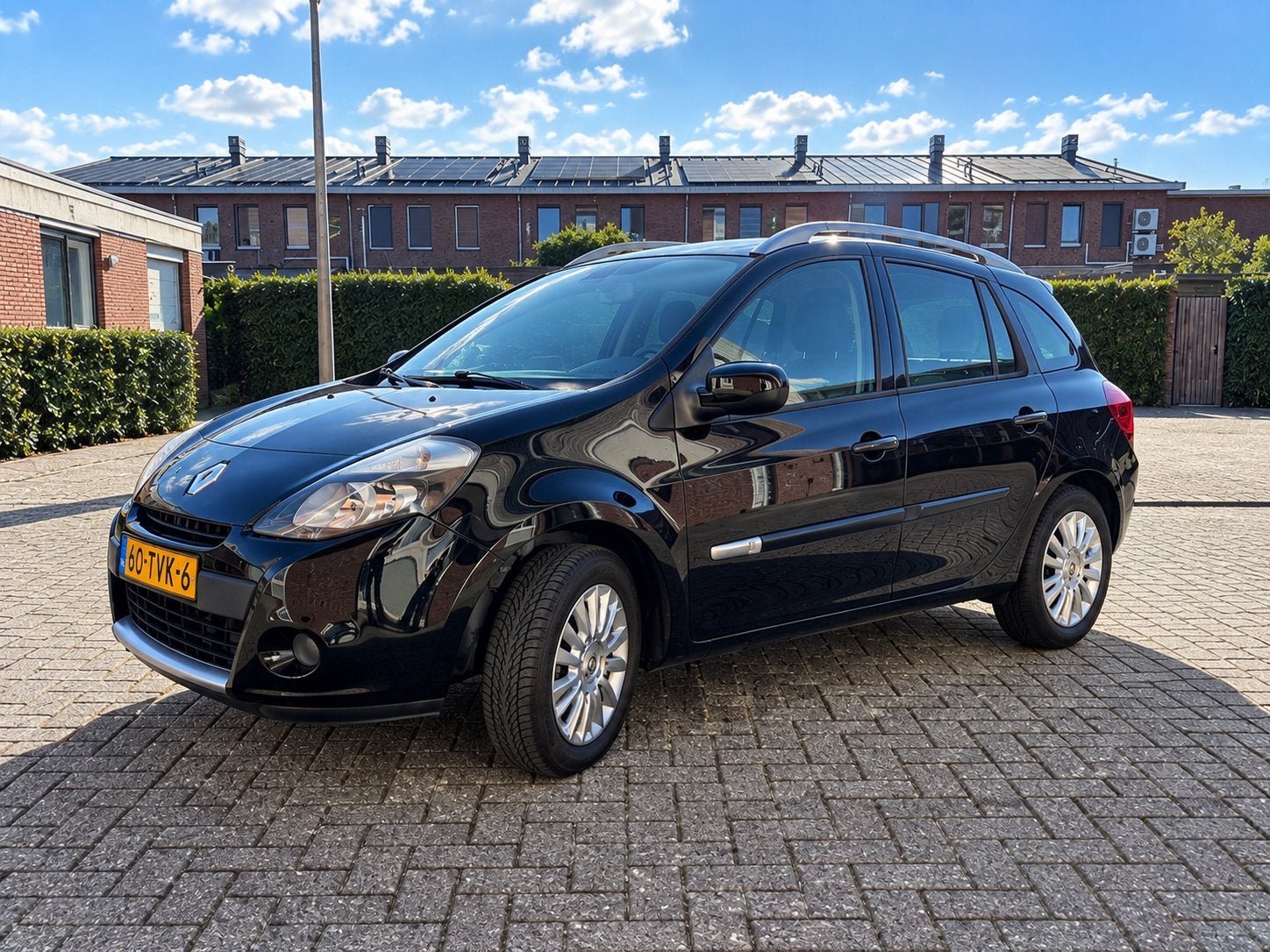 Renault Clio Estate 1.2 | 185.919 KM | Navi | Airco | Cruise, Voorwielaandrijving, 74 pk, Zwart, 4 cilinders