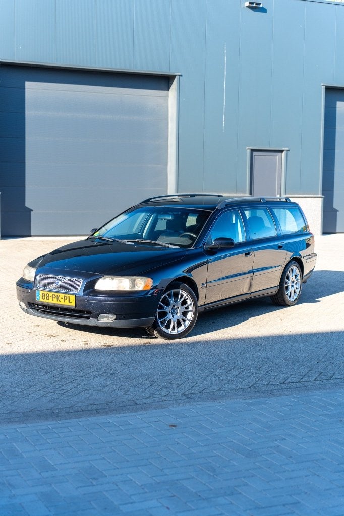 Volvo V70 2.5 Turbo | Cruise | Airco | Trekhaak | Alarm | LM, Auto's, Voorwielaandrijving, 1800 kg, Zwart, 2521 cc