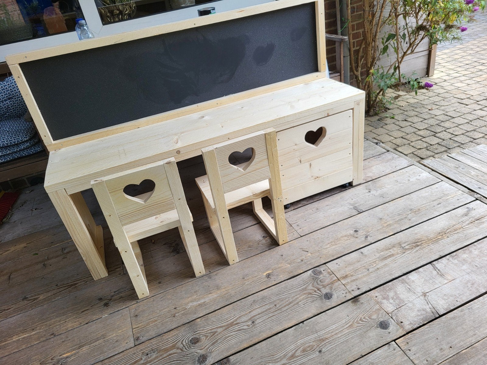 Kinderbureau steigerhout 2, Ophalen, Tafel(s)
