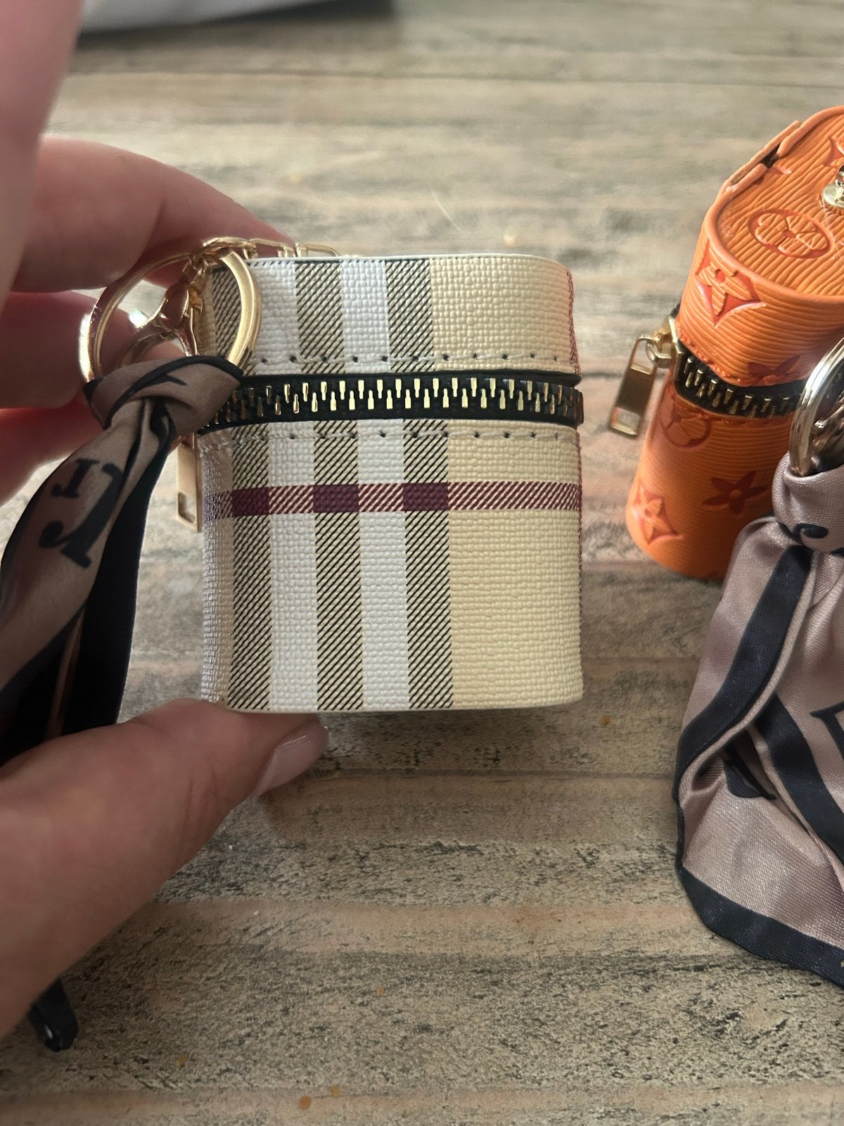 Mini sleutelhanger oordopjes tasje - Burberry stijl, Beige, Minder dan 40 cm, Nieuw, Minder dan 35 cm