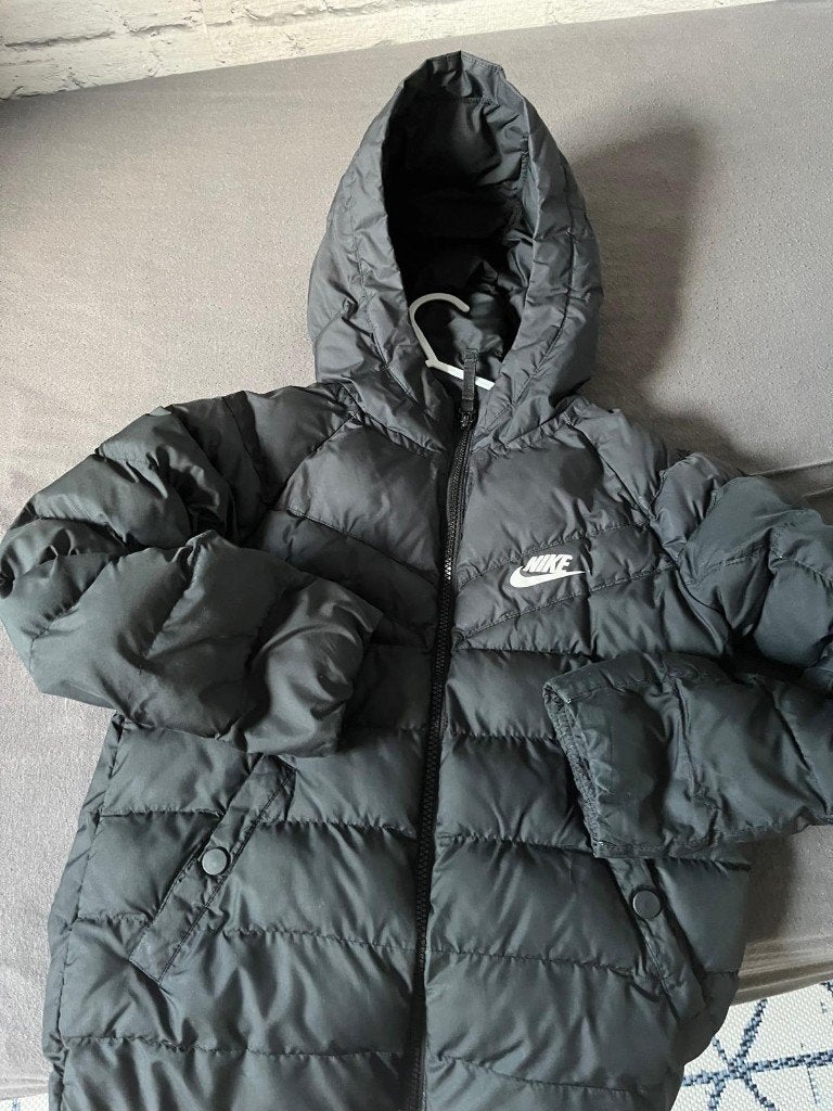 Nike jas maat 122-128, Ophalen, Zo goed als nieuw, Nike, Jongen