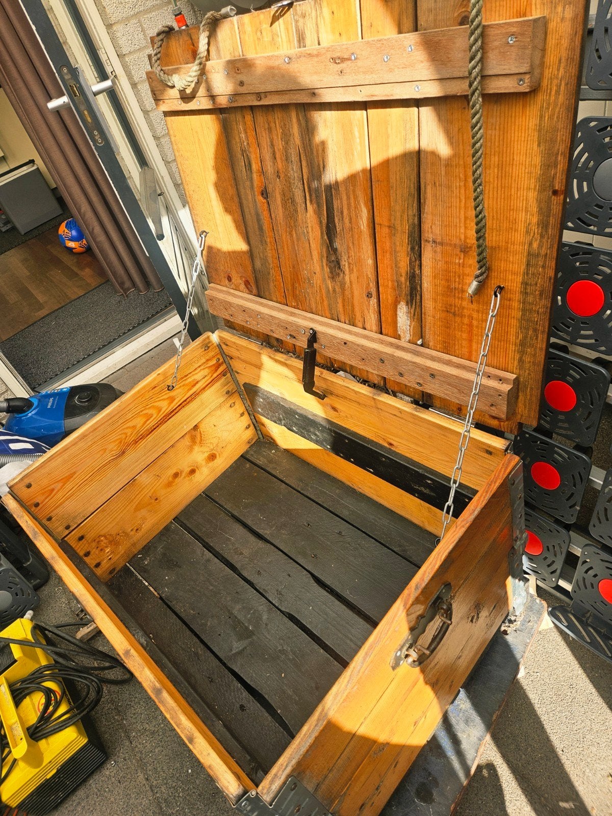 Stoere Industriële Scania Opbergkist / Houten Kist, 50 tot 100 cm, Zo goed als nieuw, 5 – 50, 50 tot 75 cm