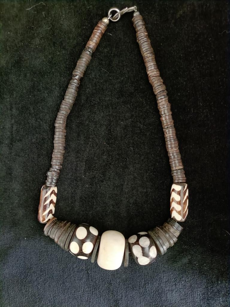 Vintage jaren 70 ketting met tie-dye kralen en bakeliet, Sieraden, Tassen en Uiterlijk, Kettingen, Ophalen of Verzenden, Gebruikt