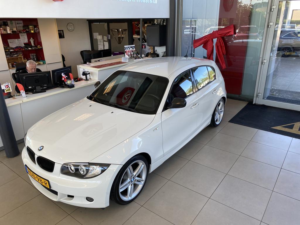 BMW 1-serie 116i High Executive,M Pakket,Climate&Cruisecontr, Auto's, BMW, 1-Serie, Achterwielaandrijving, 4 cilinders, 4 stoelen
