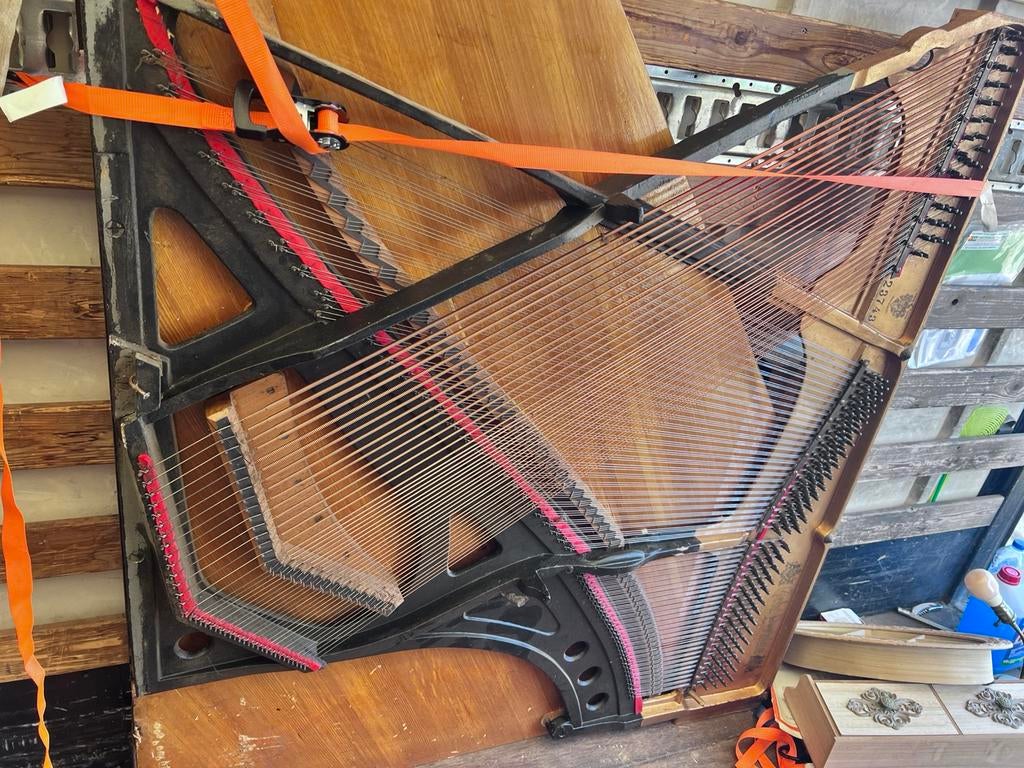 Binnenwerk piano , perzina , kunstobject , statement piece, Ophalen