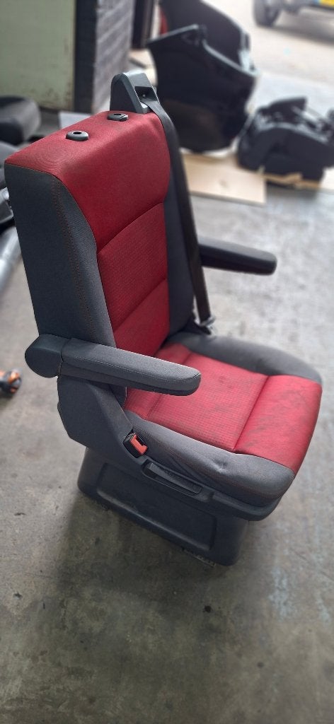 VW T6 Multivan rood Passagiersstoel draaibaar stoel, Ophalen, Gebruikt, Volkswagen