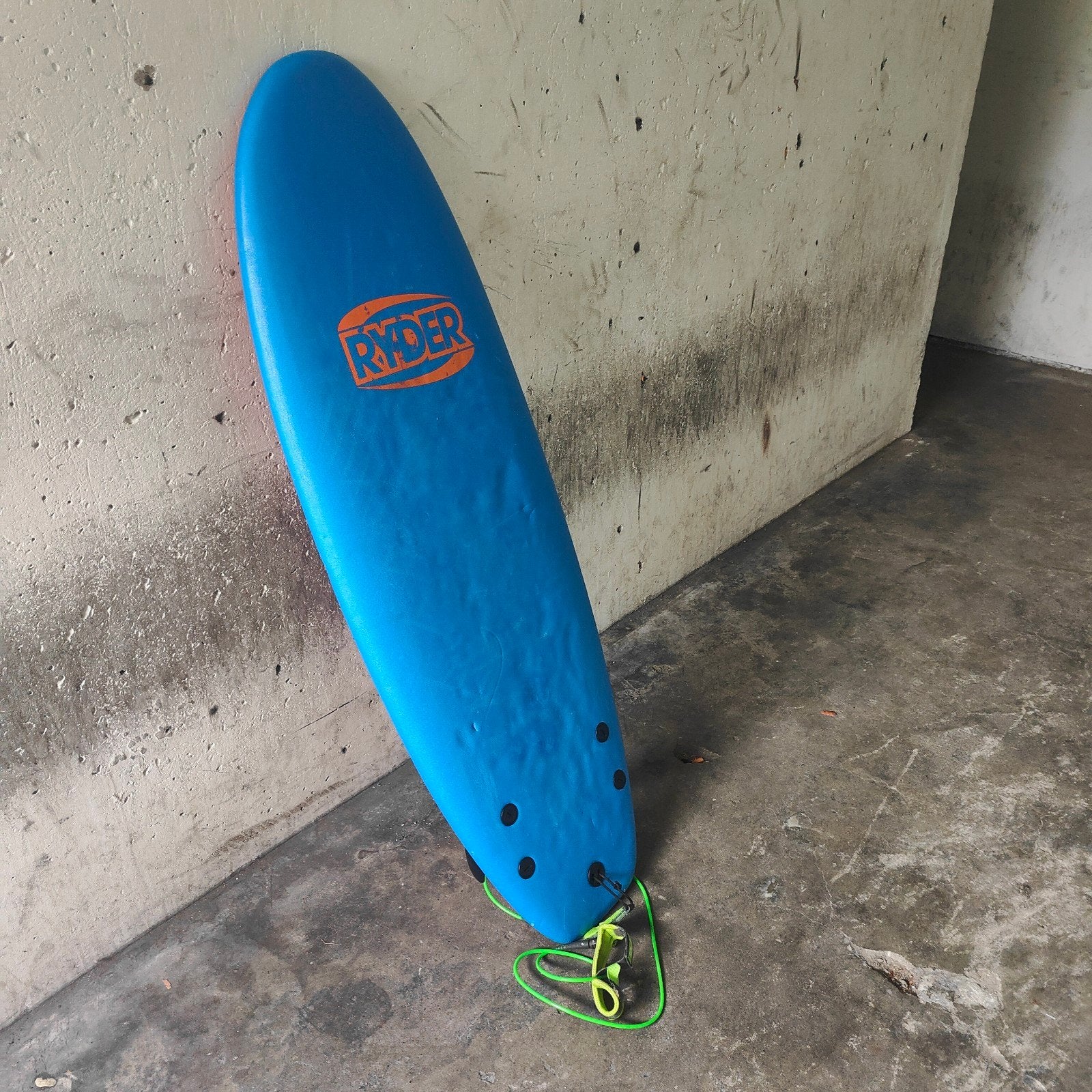 Ryder Surfboard 150 cm, Watersport en Boten, Ophalen of Verzenden, Gebruikt, Funboard, Met vinnen