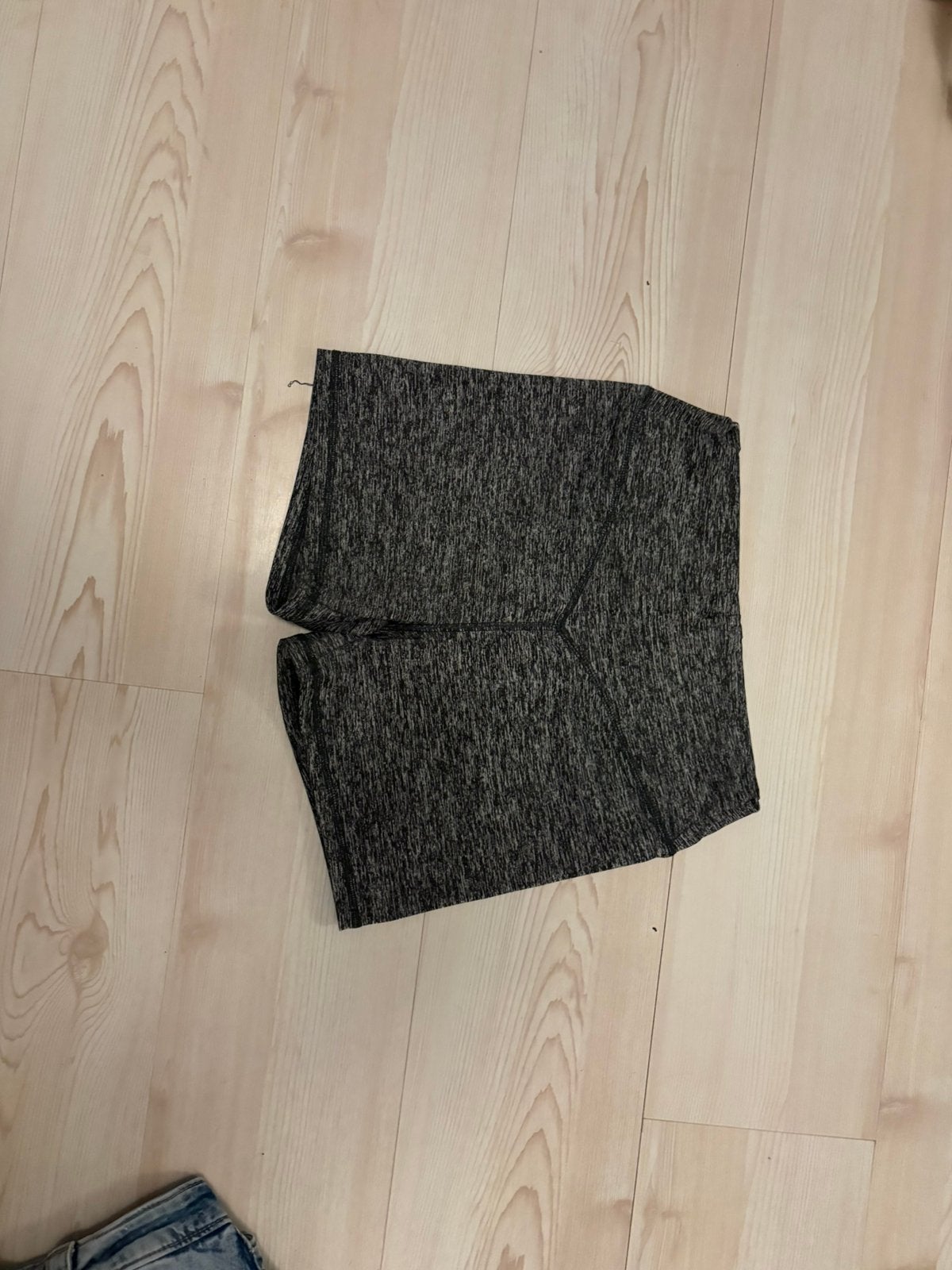 Donkergrijs kort sportbroekje van Shein, Kleding | Dames, Sportkleding, Ophalen of Verzenden, Maat 36 (S), Grijs, Fitness of Aerobics
