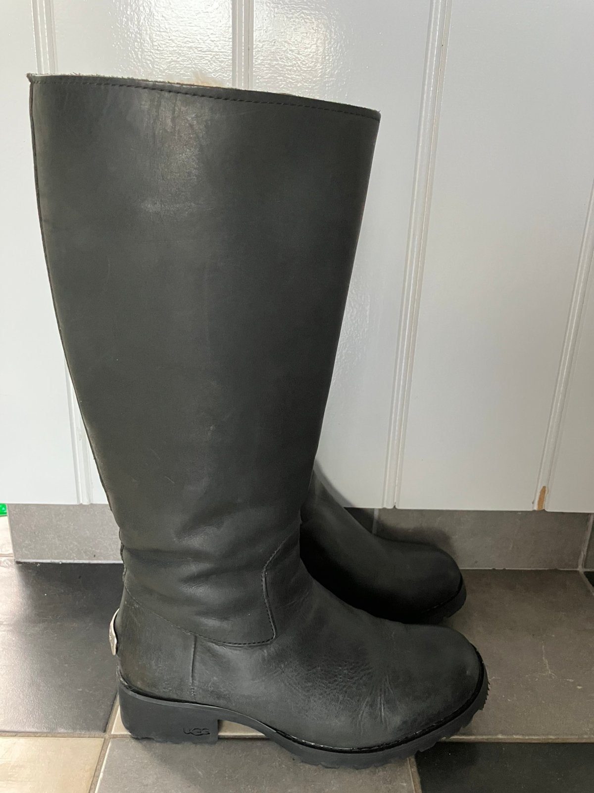 UGG zwarte hoge laarzen met hak en bont voering maat 38, Hoge laarzen, Zwart, Ophalen of Verzenden, Zo goed als nieuw