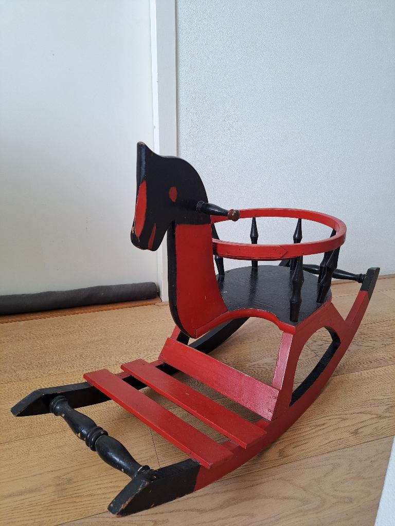 Houten hobbelpaard, Ophalen, Gebruikt