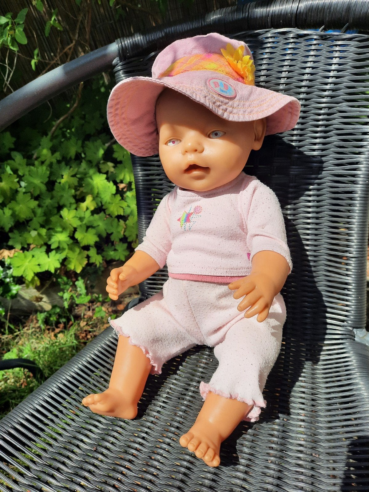 Baby Born pop met roze kleding en zonnehoedje, Ophalen of Verzenden, Gebruikt, Babypop