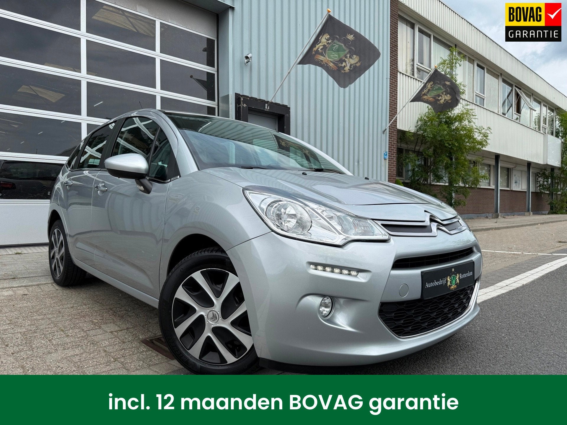 Citroen C3 1.2 PureTech Selection AUT ECC/PDC/CAM/LMV16/NAVI, Auto's, Citroën, 12 maanden, Gebruikt, 1199 cc, 82 pk