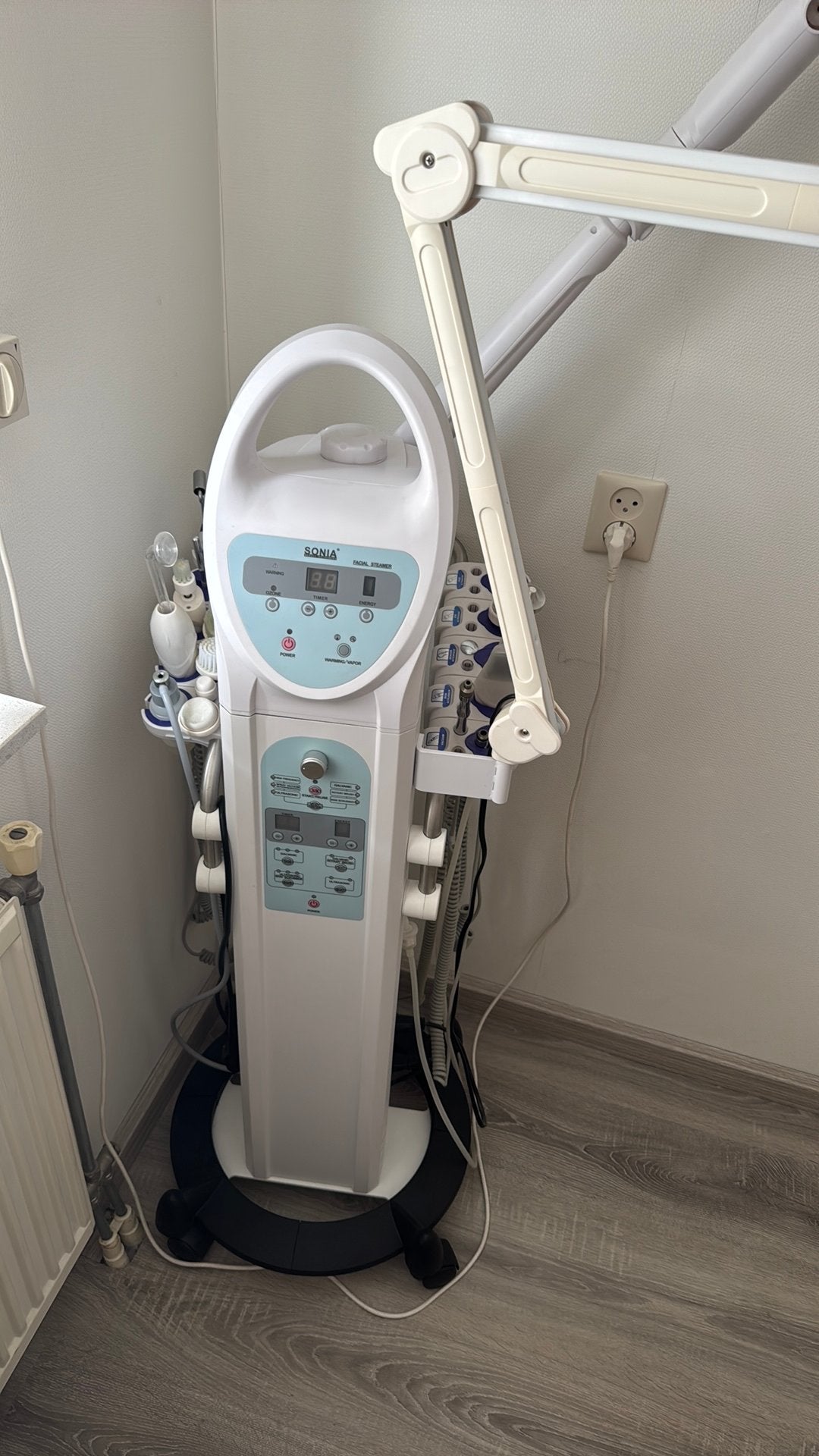 MULTIFUNCTIONELE BEAUTY TOREN 10 IN 1, Ophalen, Zo goed als nieuw, Vergrootglas of Loep