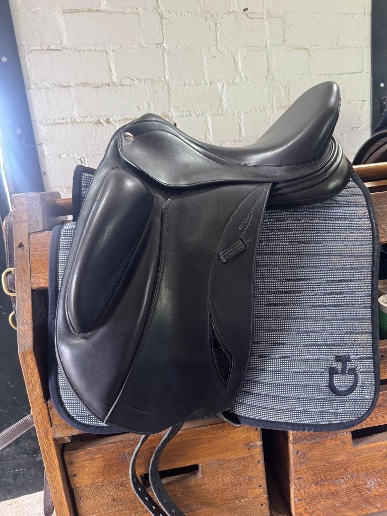 Erreplus Connect Monoblad + lak details dressuurzadel, Dieren en Toebehoren, Paarden en Pony's | Zadels, Kniewrongen, Zo goed als nieuw