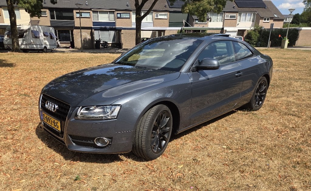 Audi A5 3.2 FSI 195KW Coupe Quattro 2009 Grijs, Euro 5, Zwart, 4 stoelen, Bi-Xenon koplampen