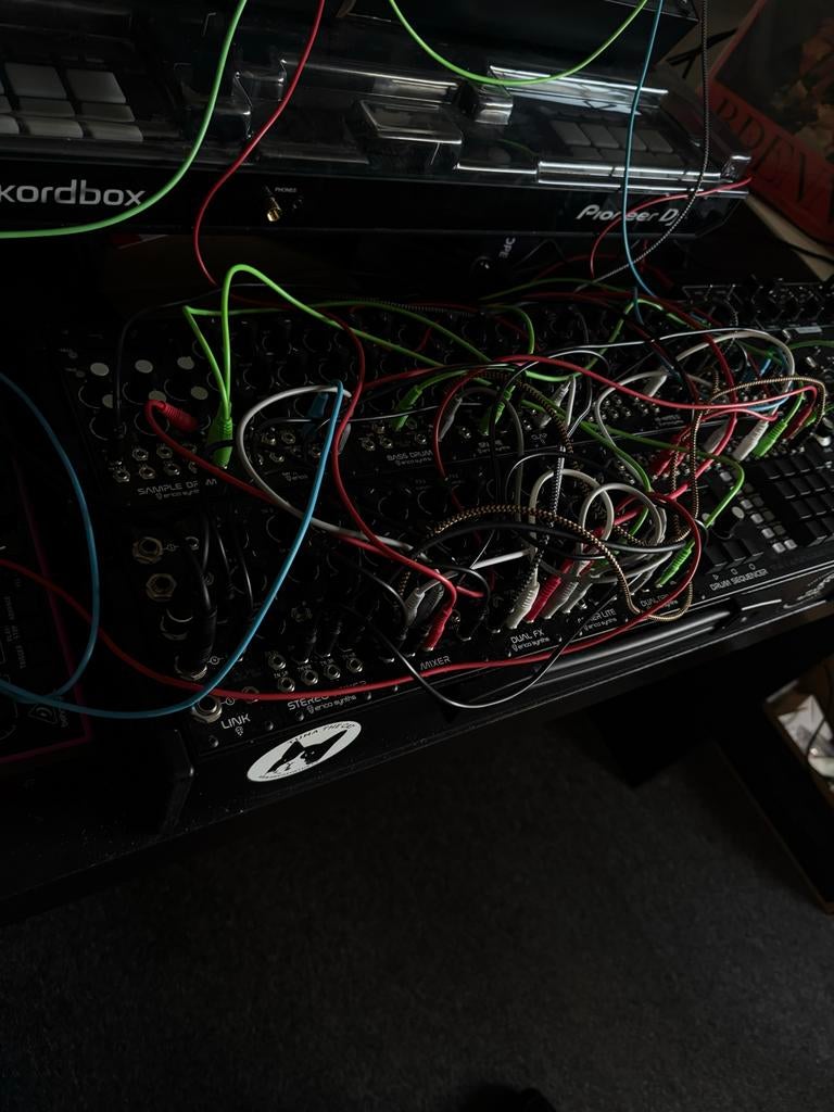 Erica Synths System Techno Eurorack Modulaire Synthesizer, Muziek en Instrumenten, Synthesizers, Overige merken, Verzenden, Overige aantallen